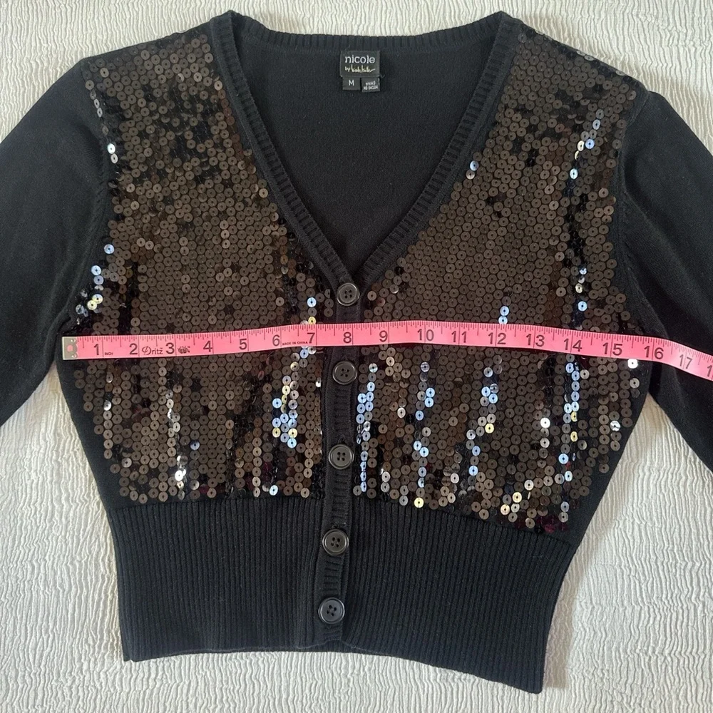 Black Sequin Cropped v neck long sleeve cardigan women’s medium by Nicole Miller - Picture 4 of 7